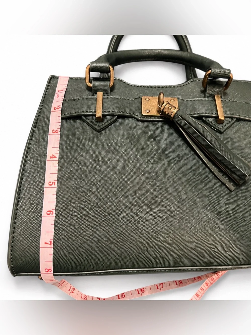 La Terre chic olive